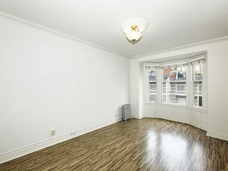 735 Taylor — Photo 21