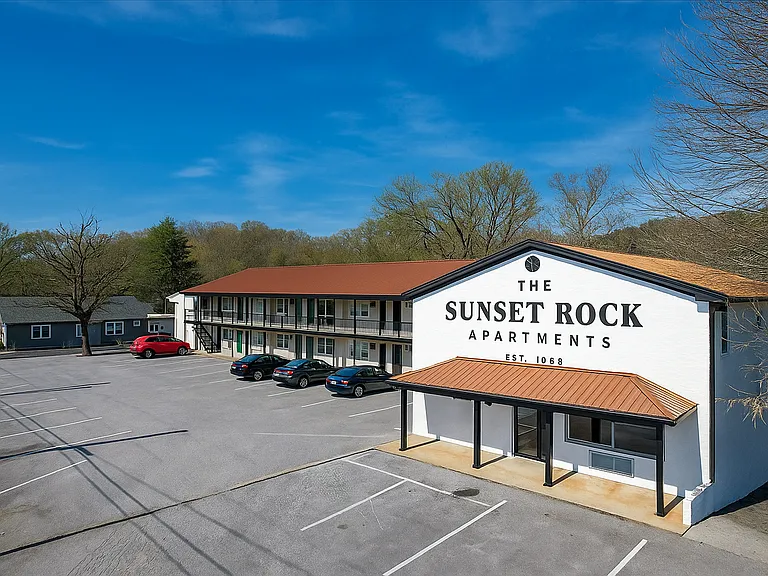 Sunset Rock Apartments — Photo 6