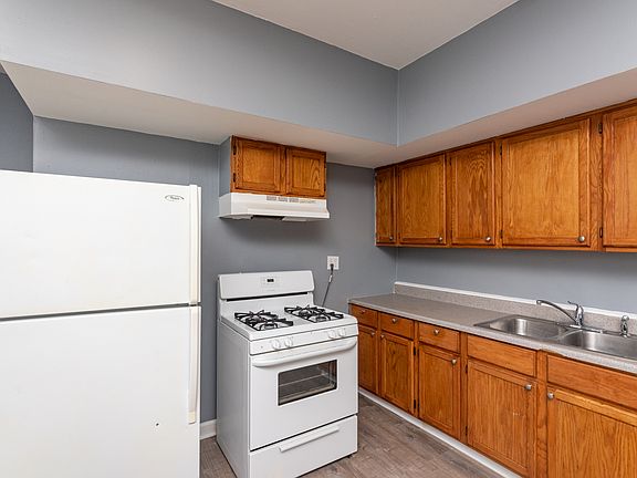 2nd image of 1656 N Keeler Ave APT 1B