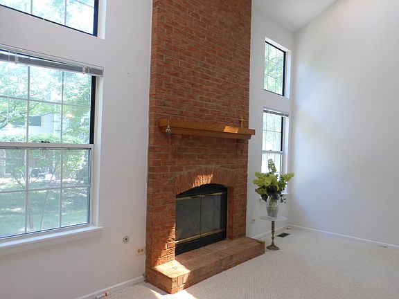 3rd image of 2102 Camden Ln