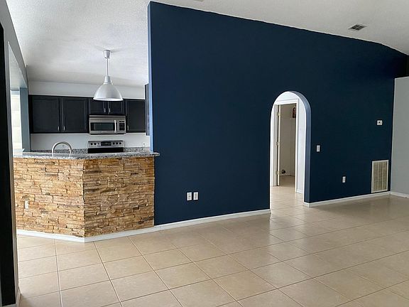 5th image of 12485 Woodbury Cove Dr