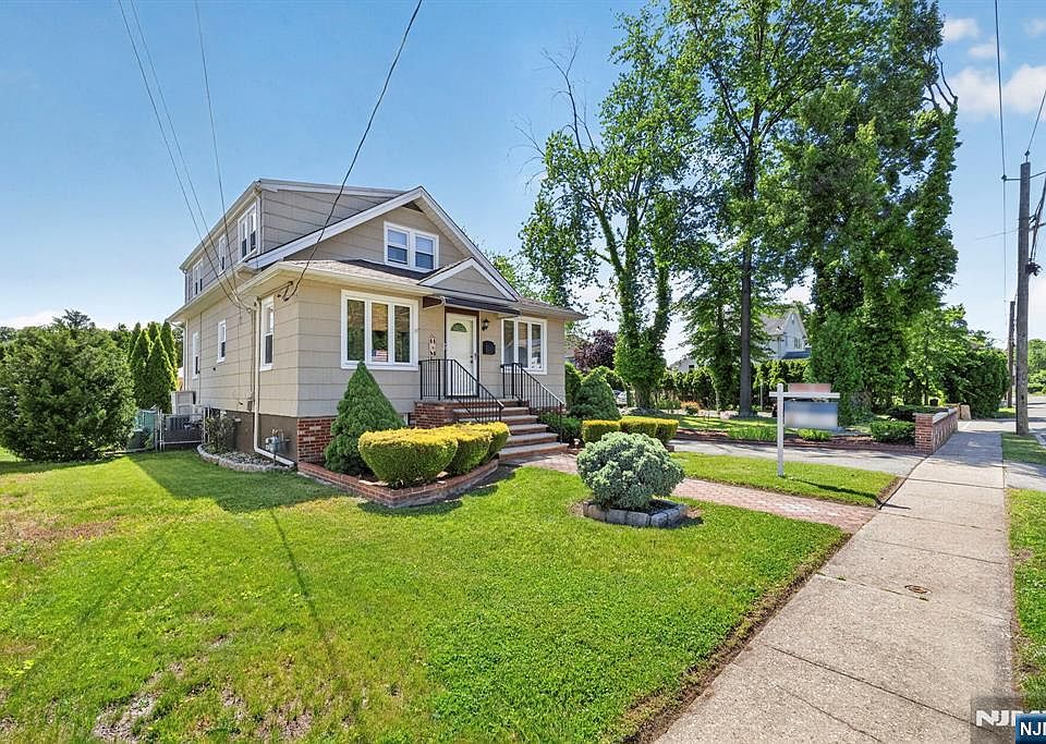 1st image of 70 Franklin St