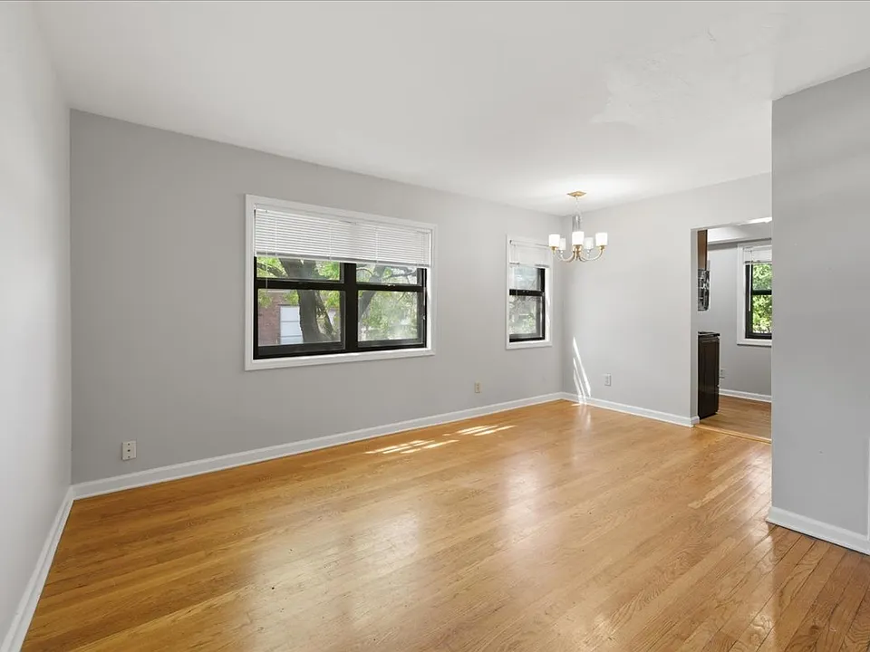 302 E 19th St #2A