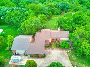 212 Oak Springs Dr, Edmond, OK 73034