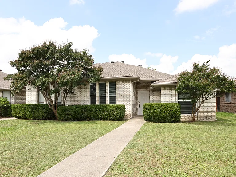 13329 Fall Manor Dr — Photo 1