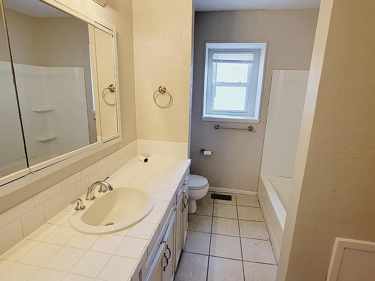 1744 S Lark Ln — Photo 11