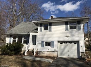 17 Claremont Ave, Livingston, NJ 07039