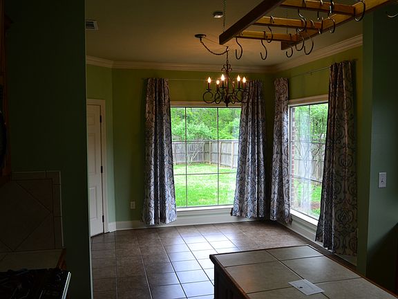 5th image of 2691 Woodbend Dr
