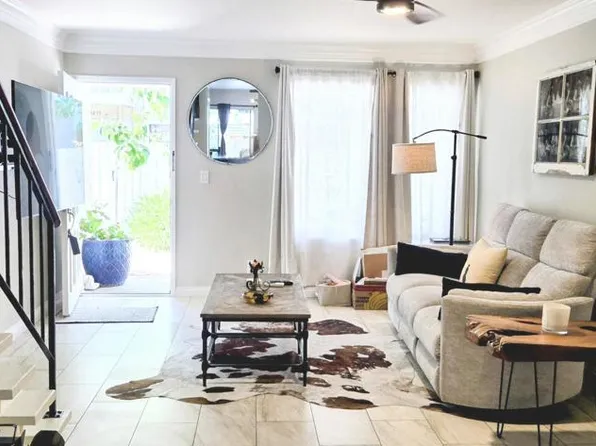 3445 Highwood Ct APT 128, Simi Valley, CA 93063