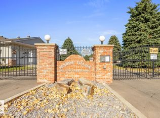 Sunrise Village(Tawa), Edmonton, AB T6L 7E7