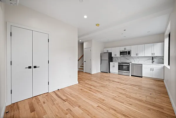 Rented by Living New York | media 6