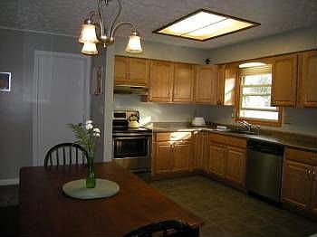 3rd image of 633 Pioneer Dr