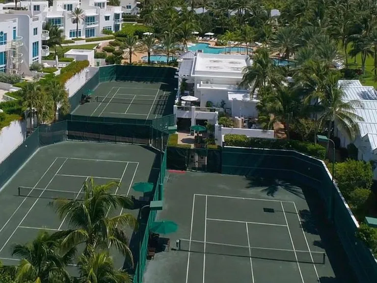 3 tennis courts, with evening lights for late game