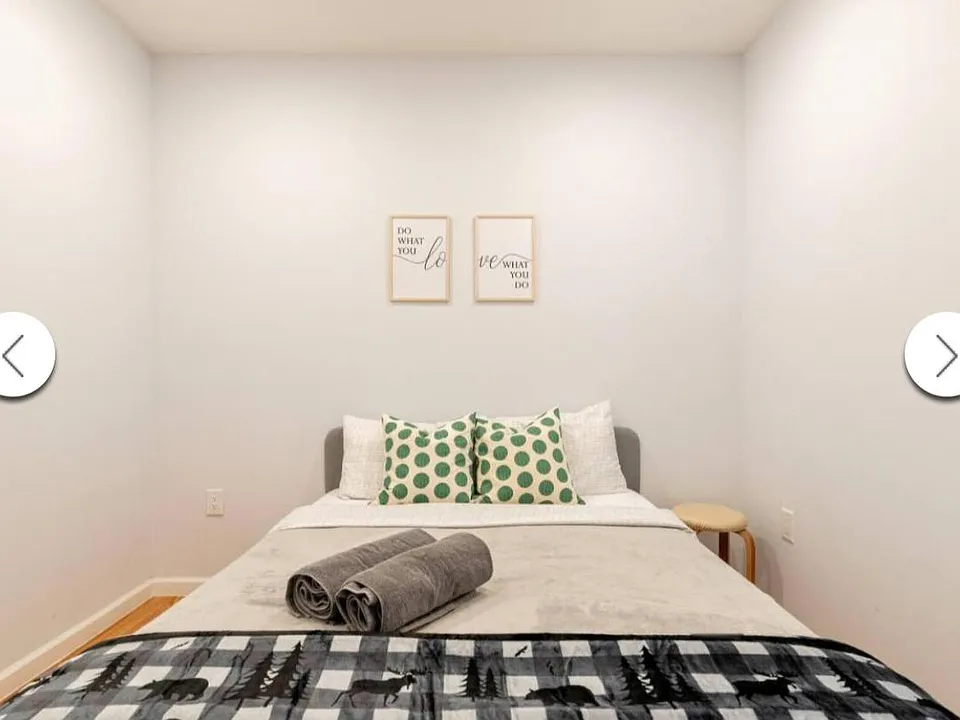 368 Armstrong Ave #2