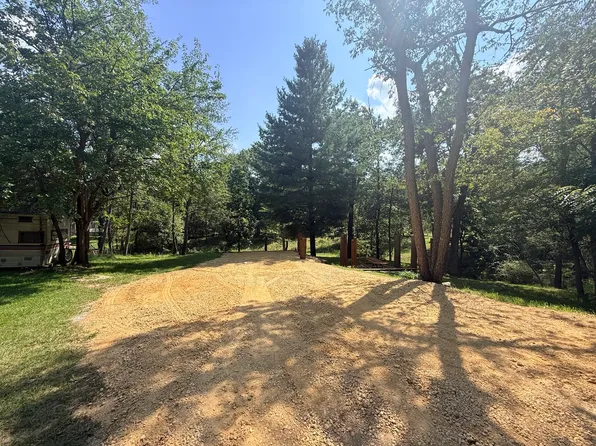 2-290 Woodhaven Dr E, Sublette, IL 61367