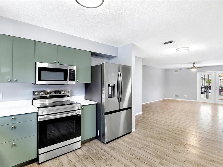 107 47th Ave N #107 — Photo 8