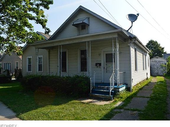 2nd image of 1522 Campbell St