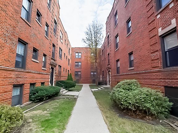 2nd image of 1133-133 Oak Ave #E1