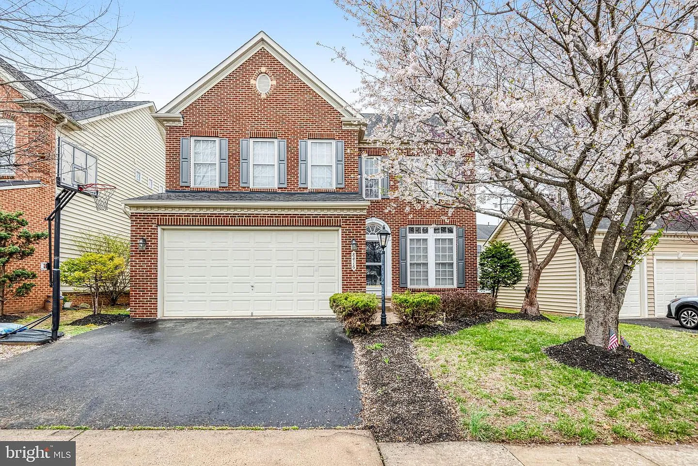 4 bed, 3.5 bath, 3708 sqft, $4,395 — Photo 3