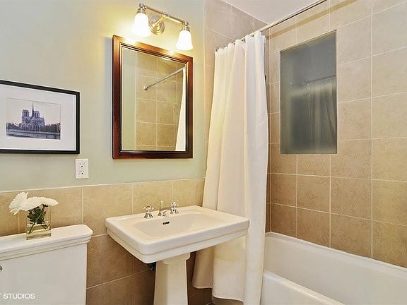 5th image of 6256 N Wayne Ave #2N