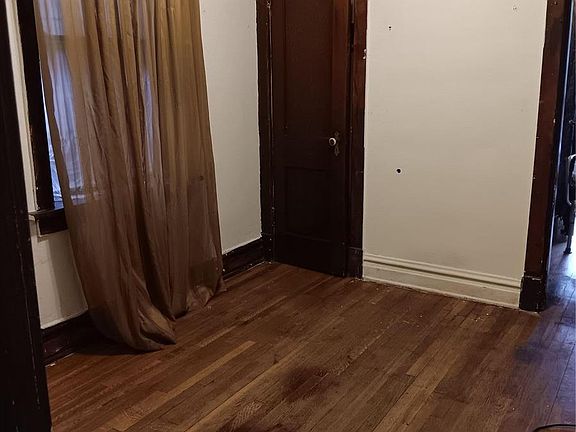 4th image of 4869 Carter Ave