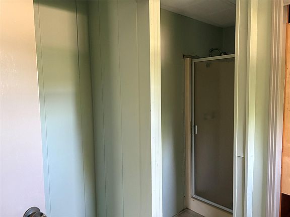 4th image of 16211 N Shore Dr