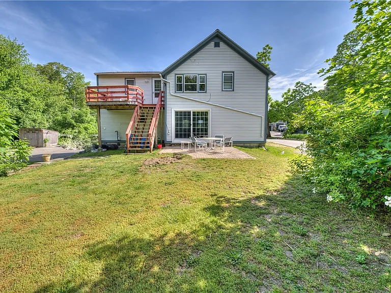 535 Ten Rod Rd #B — Photo 3
