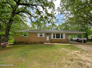 927 Woodland Dr, Henderson, TN 38340