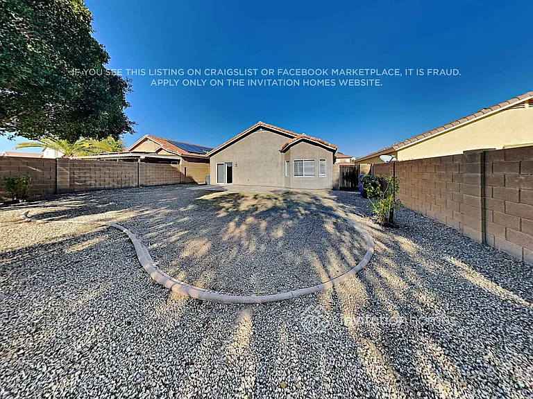 15439 W Port Au Prince Ln — Photo 16
