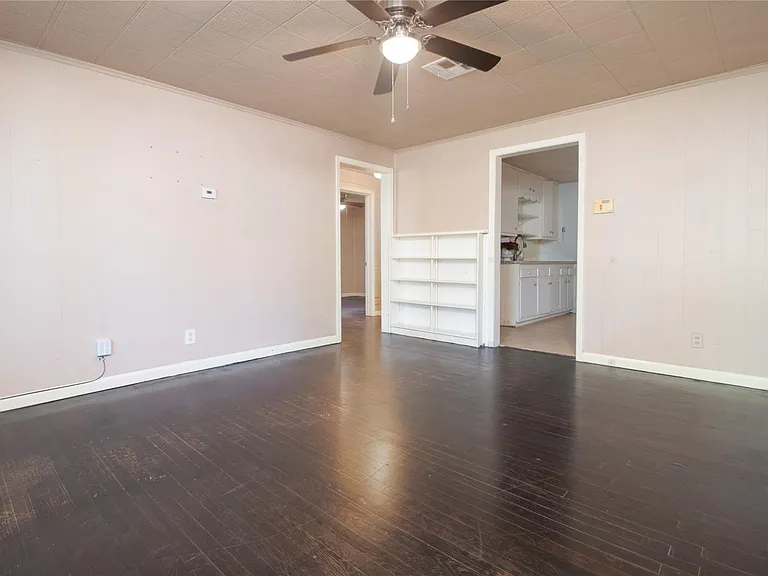 4425 Harding Dr — Photo 6