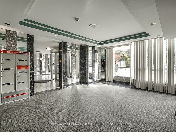 3rd image of 3077 Weston Rd #1705