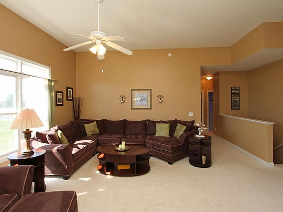 5th image of 27824 Manchester Cir