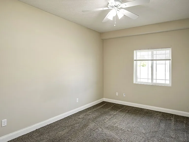 Oak Pointe — Photo 22