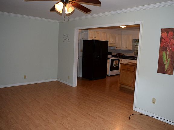 2nd image of 224 Dogwood Ln