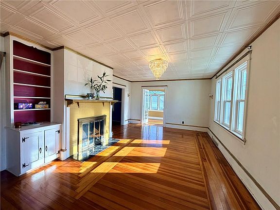 4th image of 146 Garden St