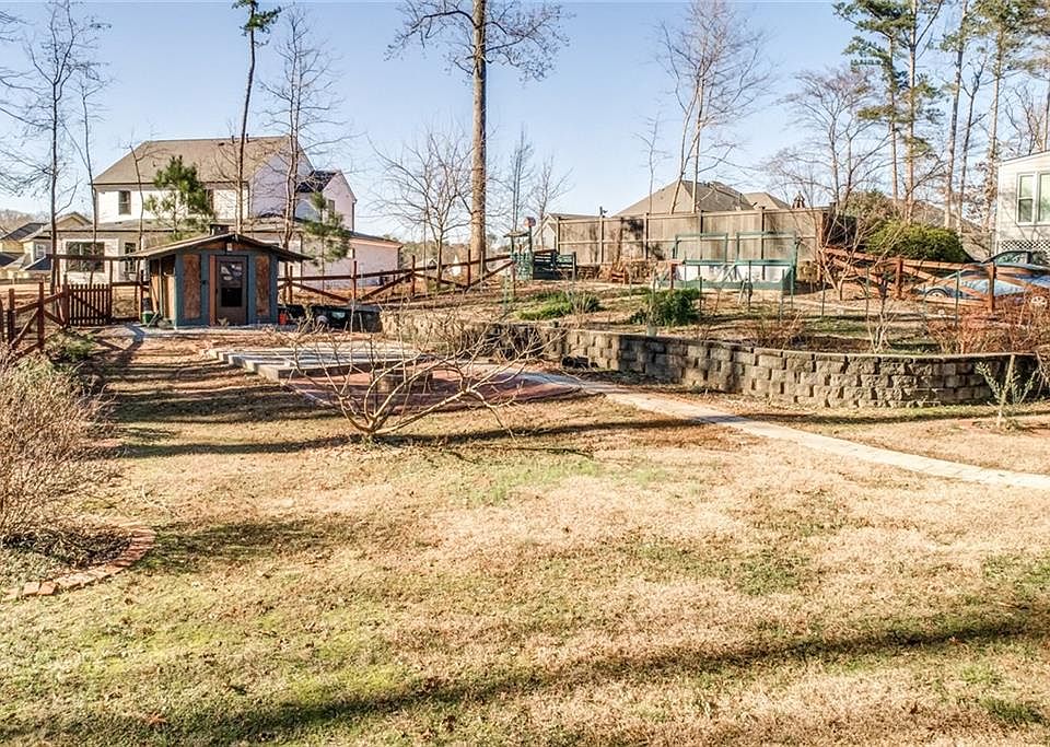 2nd image of 2103 Mitchell Ct