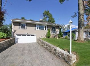 23 Skyline Dr, Brookfield, CT 06804