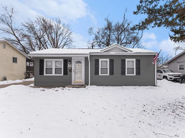 107 Hickory Ave, Streamwood, IL 60107
