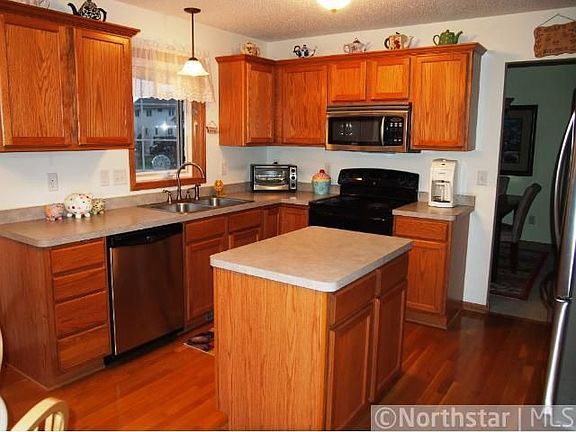5th image of 1404 4th St SE