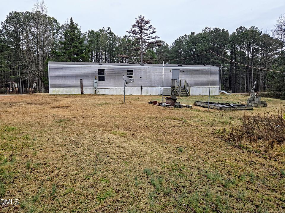 2nd image of 1421 Castleberry Rd