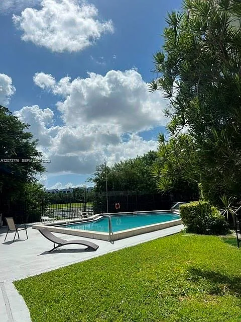 9682 Fontainebleau Blvd — Photo 4