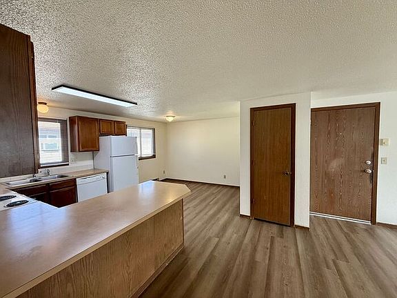 5th image of 4918 Basswood Dr
