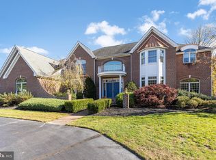 6 Tudor Ln, Moorestown, NJ 08057