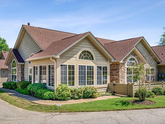 3rd image of 1717 Southfield Cir