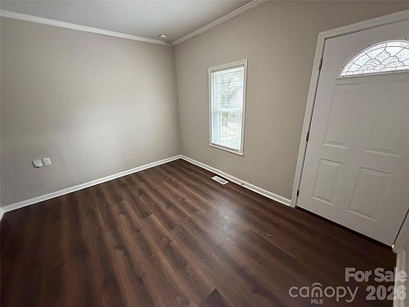 3rd image of 2037 S Pine Dr
