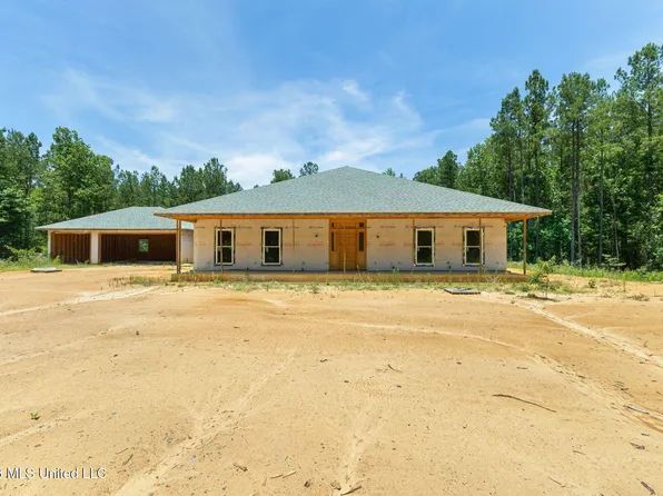 313 Spur Line Rd, Ellisville, MS 39437