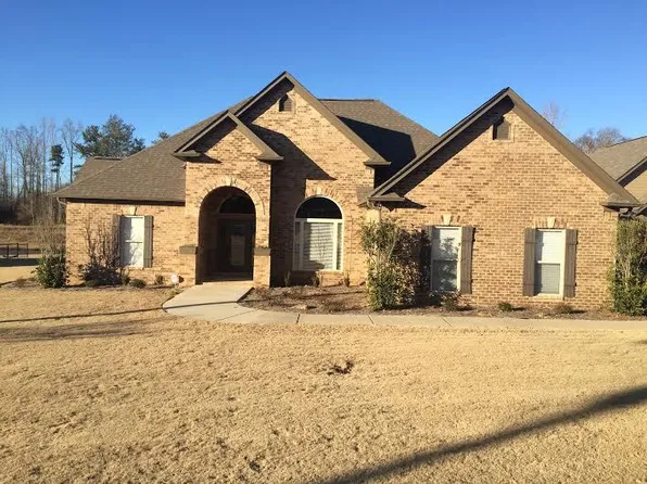 135 Corbin St, Clanton, AL 35045