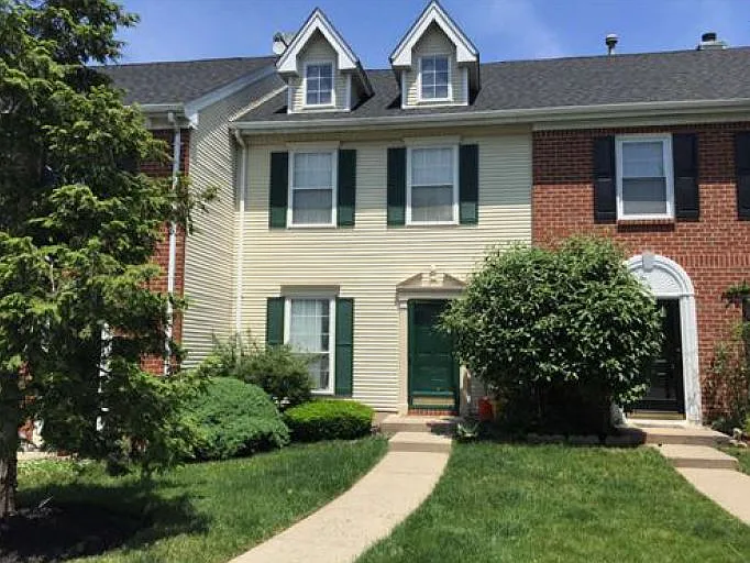 23 Bristol Dr photo 1