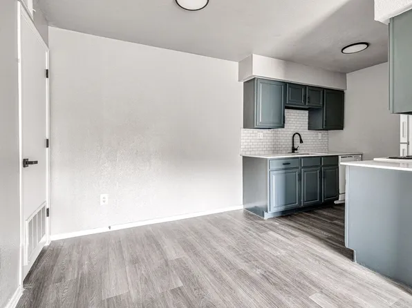 Alexis Park Apartments