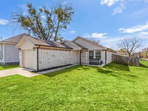 300 Lipscomb St, Cleburne, TX 76031